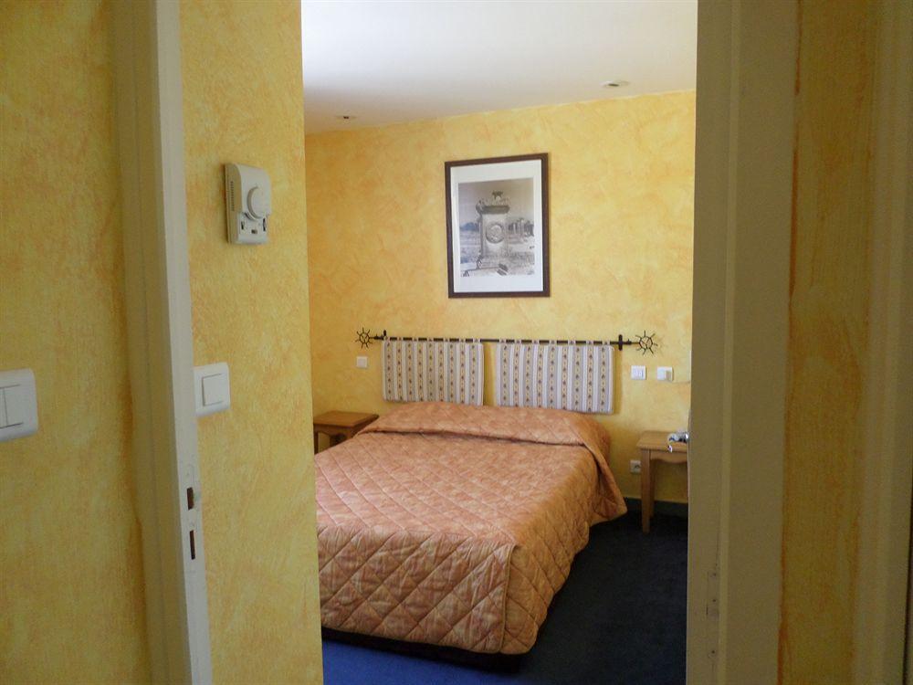 Brit Hotel Acacias Арль Экстерьер фото