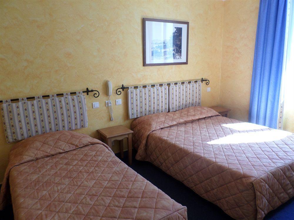 Brit Hotel Acacias Арль Экстерьер фото