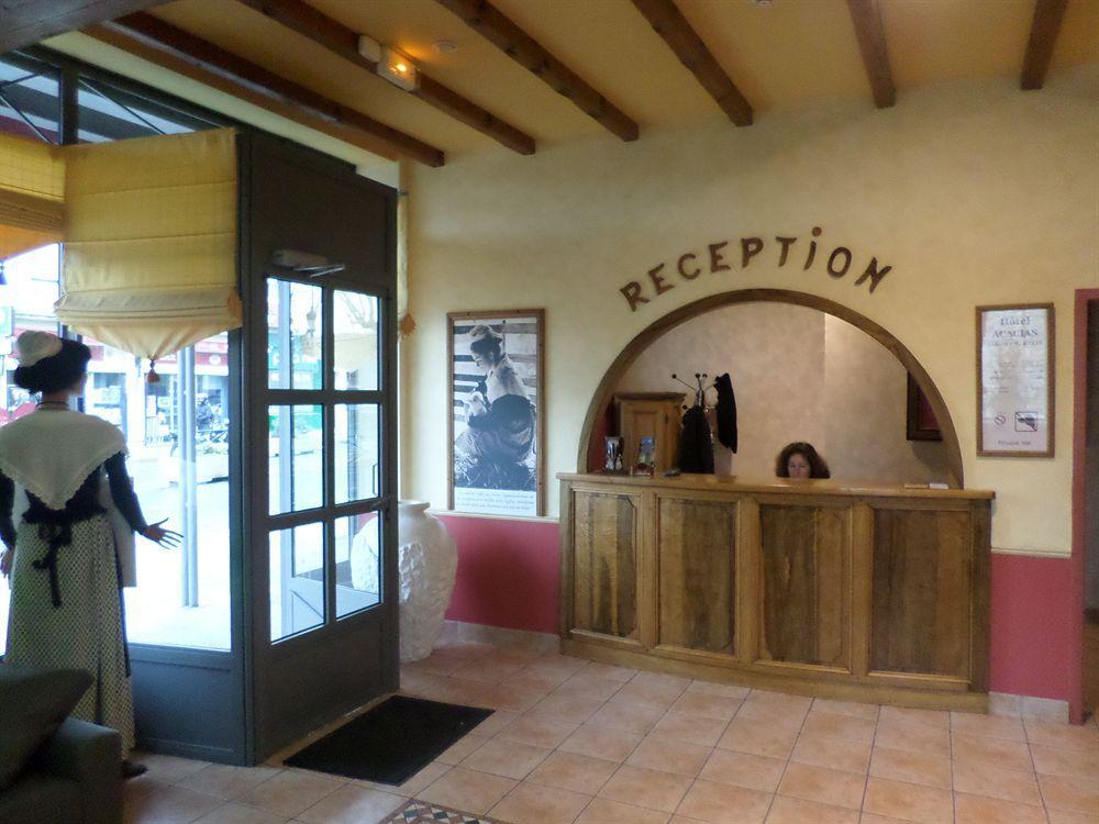 Brit Hotel Acacias Арль Экстерьер фото