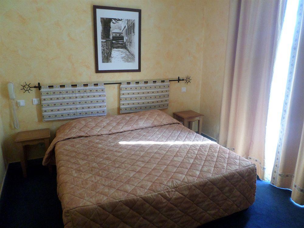 Brit Hotel Acacias Арль Экстерьер фото