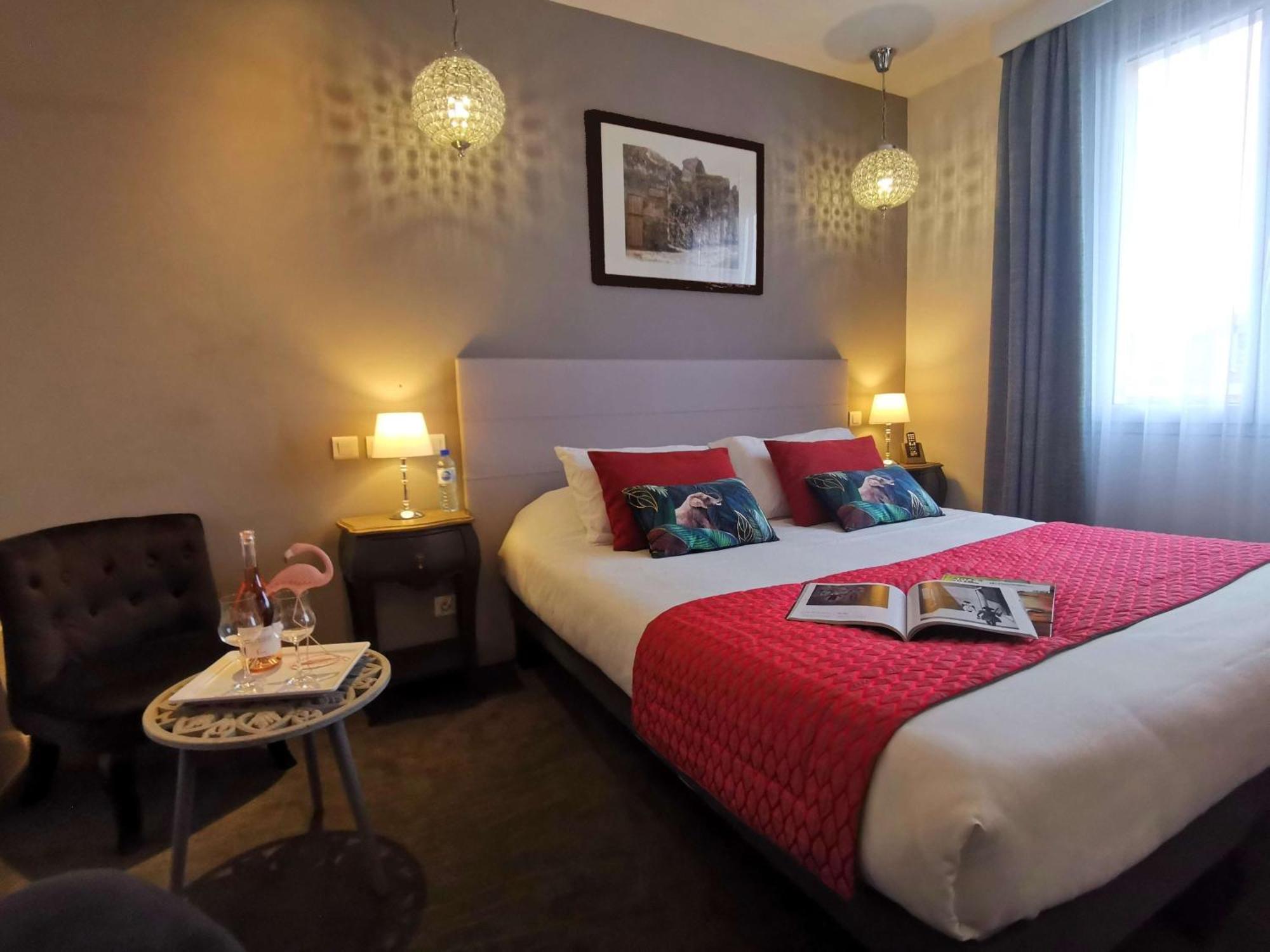 Brit Hotel Acacias Арль Экстерьер фото