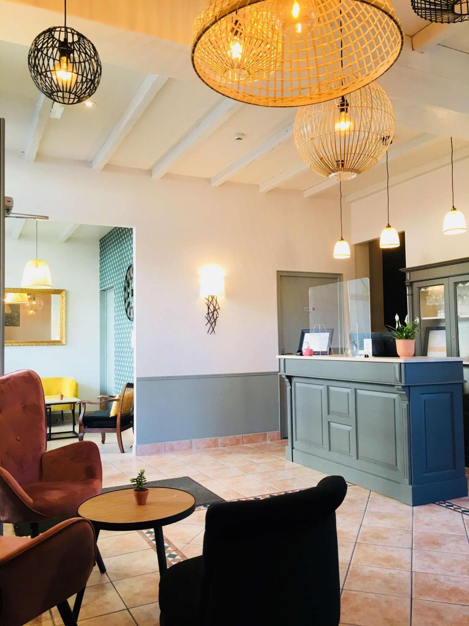 Brit Hotel Acacias Арль Экстерьер фото