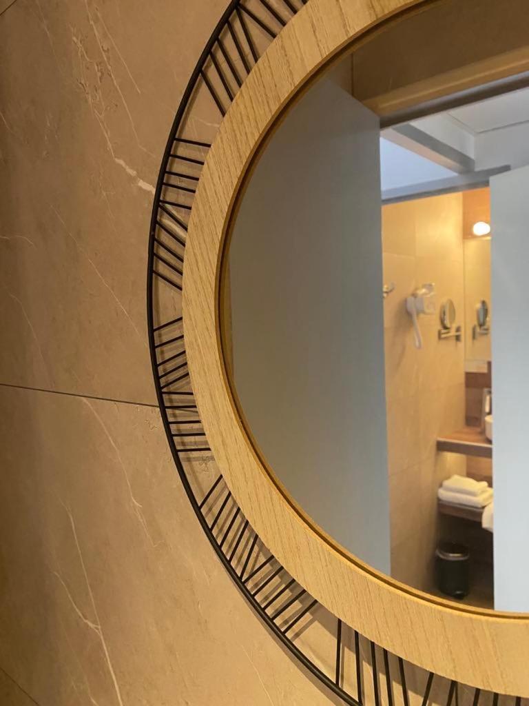 Brit Hotel Acacias Арль Экстерьер фото
