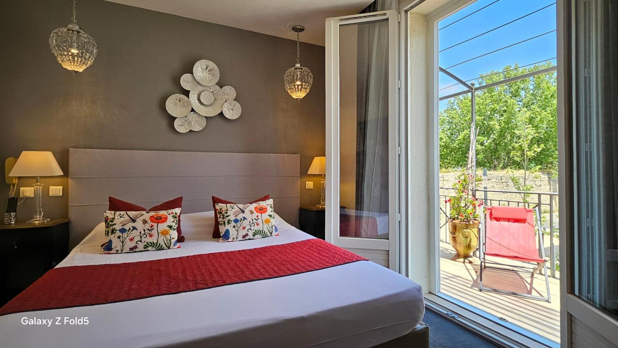 Brit Hotel Acacias Арль Экстерьер фото