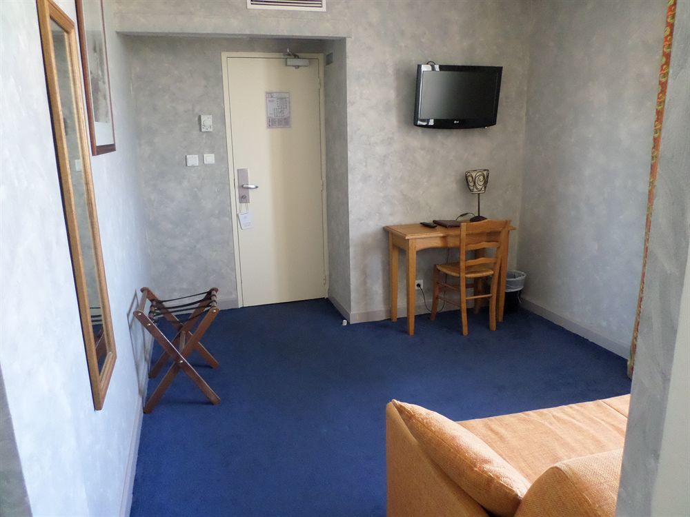 Brit Hotel Acacias Арль Экстерьер фото